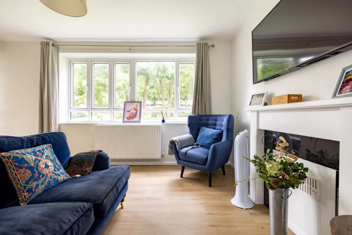 Image 2 of PenthouseStays Wimbledon – Chic 2 Bedroom King Bed Apartment with Balcony – 2 mins from Wimbledon Tennis Club and Museum – AELTC