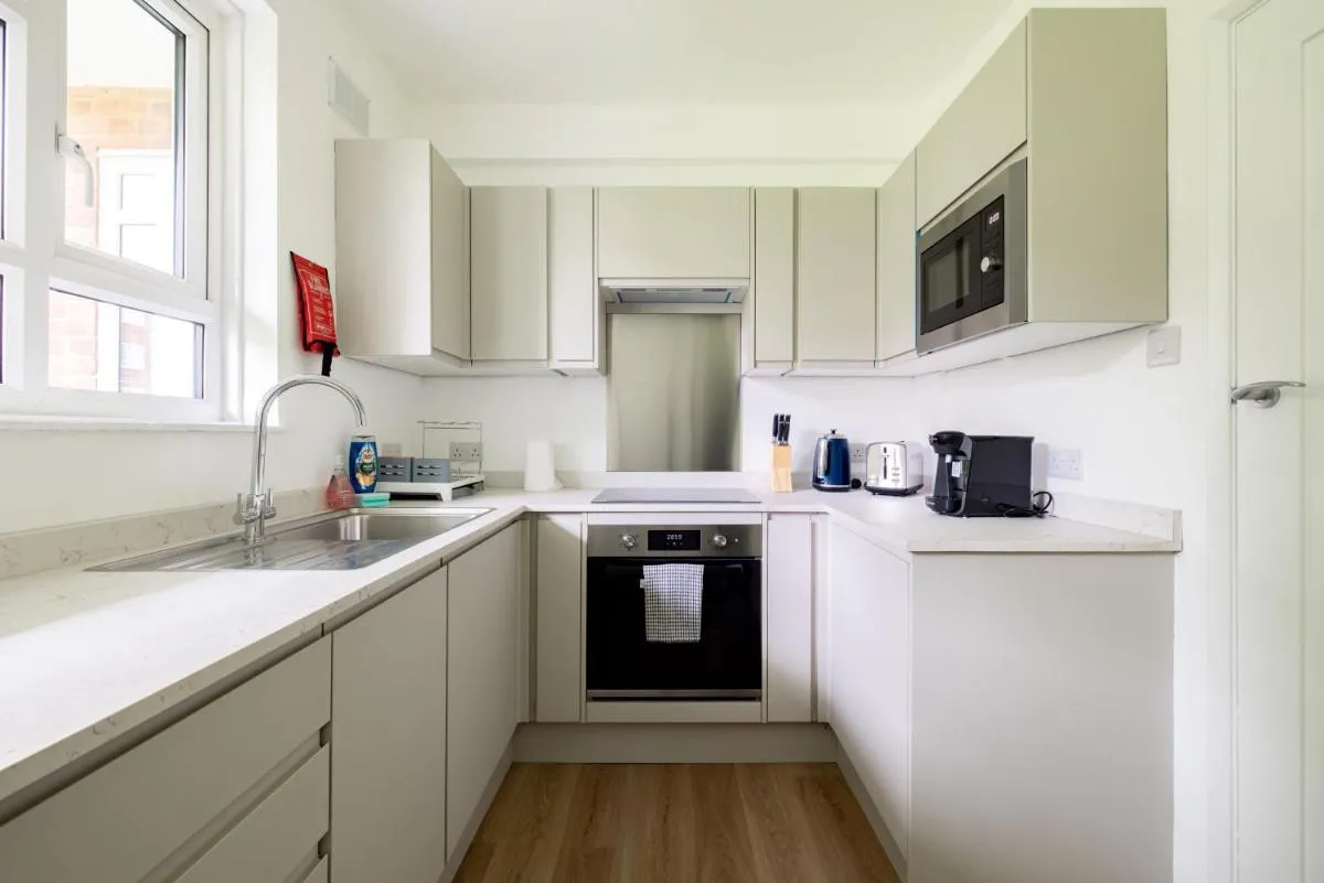 Image 3 of PenthouseStays Wimbledon – Chic 2 Bedroom King Bed Apartment with Balcony – 2 mins from Wimbledon Tennis Club and Museum – AELTC