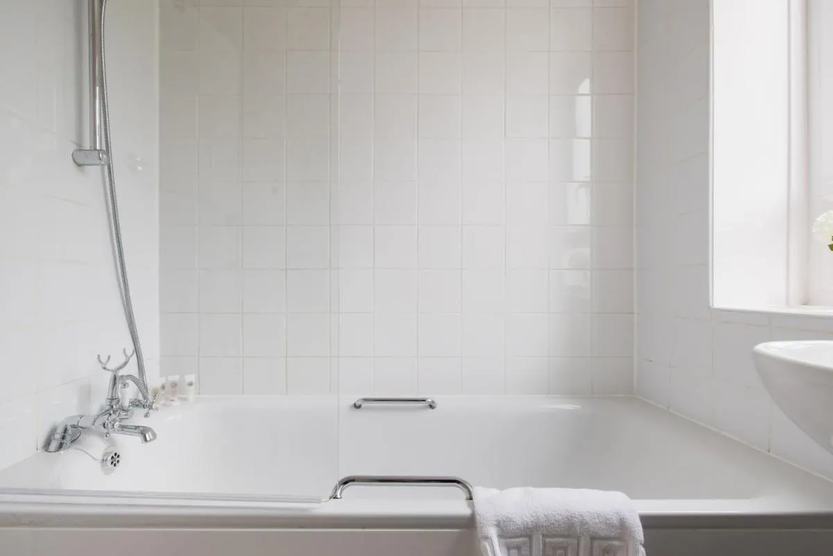 Image 4 of PenthouseStays Wimbledon – Chic 2 Bedroom King Bed Apartment with Balcony – 2 mins from Wimbledon Tennis Club and Museum – AELTC