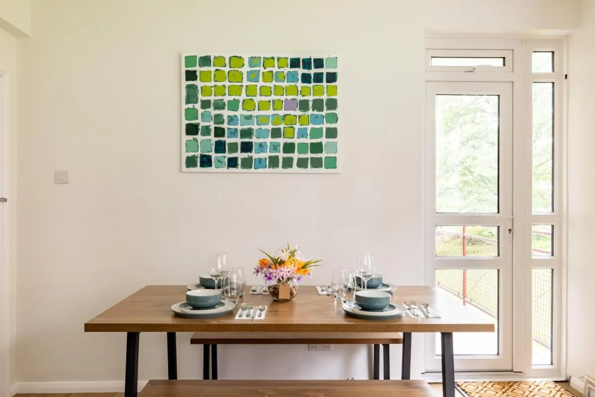 Image 5 of PenthouseStays Wimbledon – Chic 2 Bedroom King Bed Apartment with Balcony – 2 mins from Wimbledon Tennis Club and Museum – AELTC