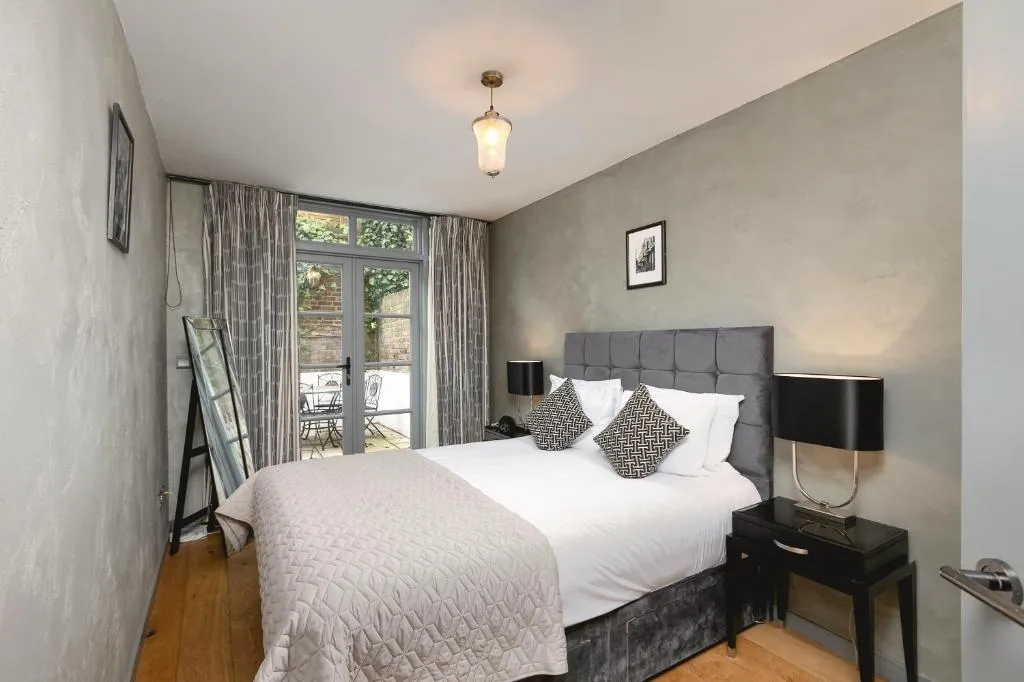 PenthouseStays nr Notting Hill – Luxury 2 Bedroom King Bed Apartment – near Portobello Road