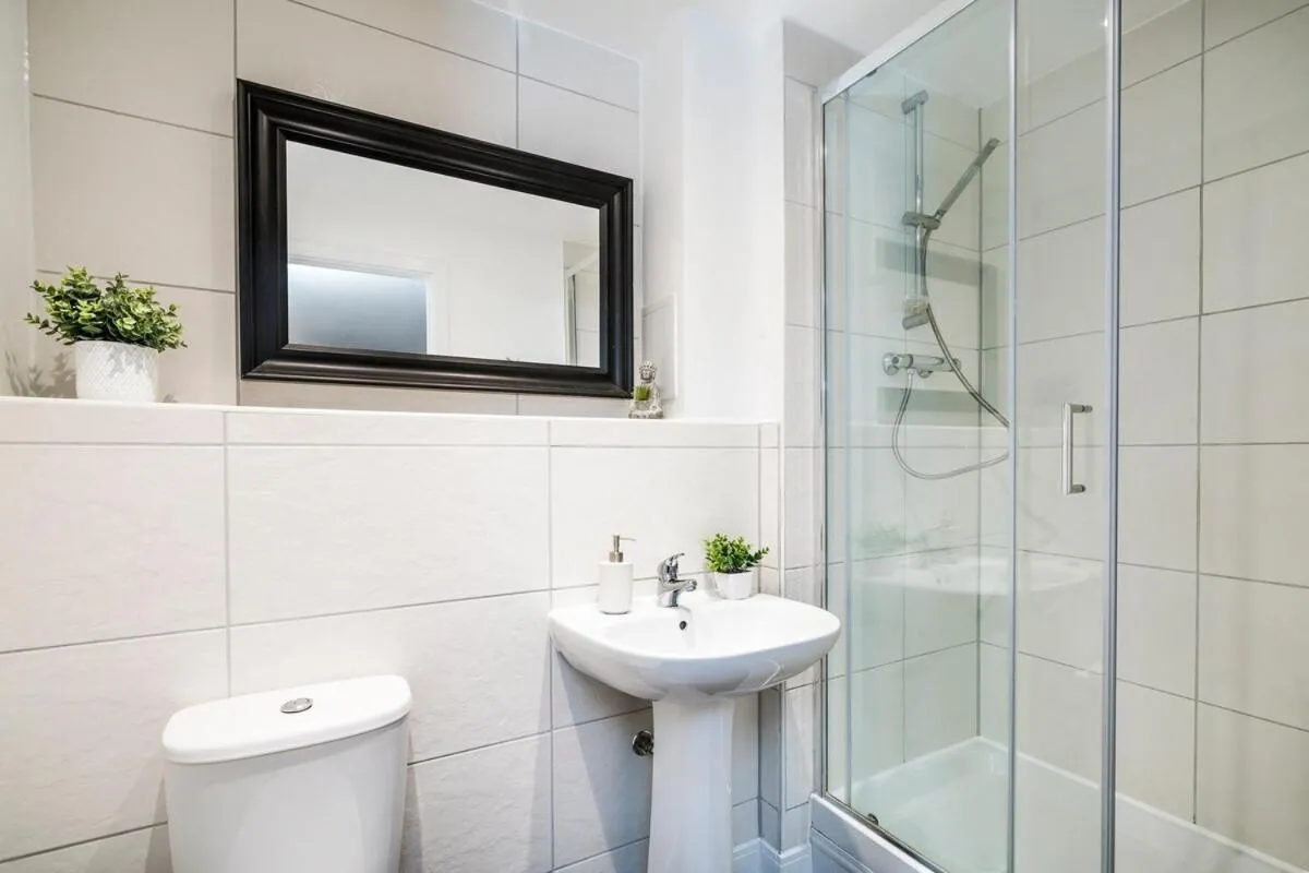 Image 3 of Penthouse Haven – Gants Hill – 2 Bedroom Flat