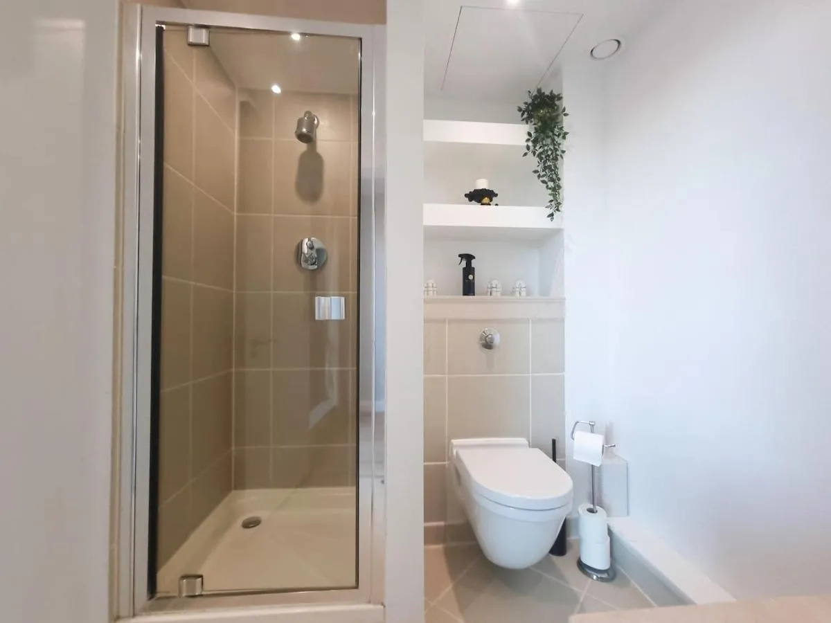 Image 3 of Penthouse with Stunning Canary Wharf Views – Pass the Keys