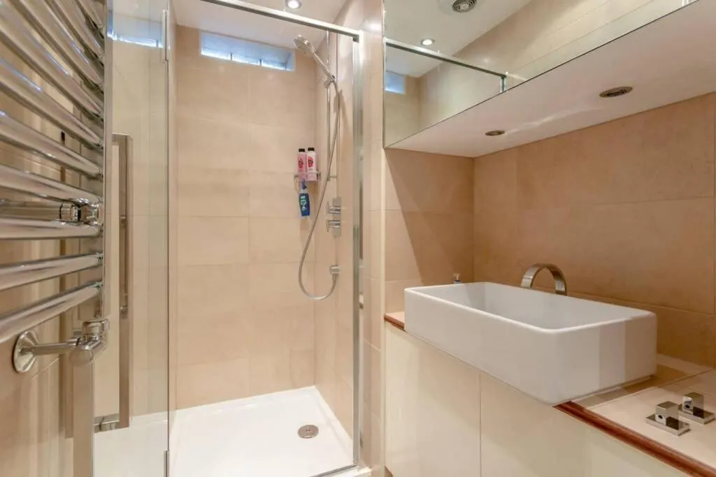 Image 3 of Perfect family apartment in South Kensington