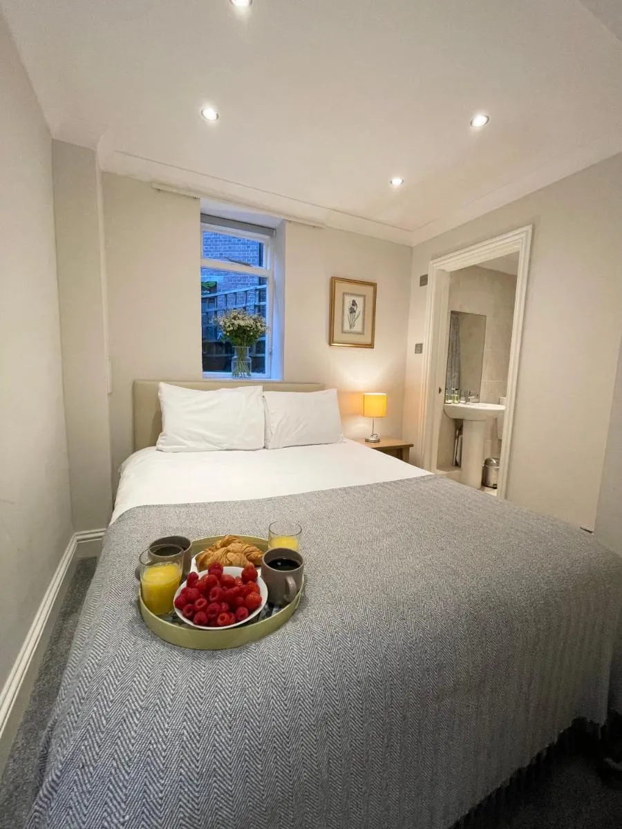 Image 5 of Pimlico Apartment