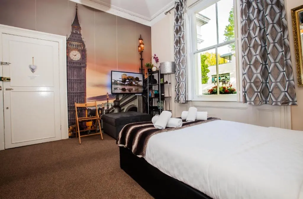 Image 1 of Pimlico Central London Suite near Victoria