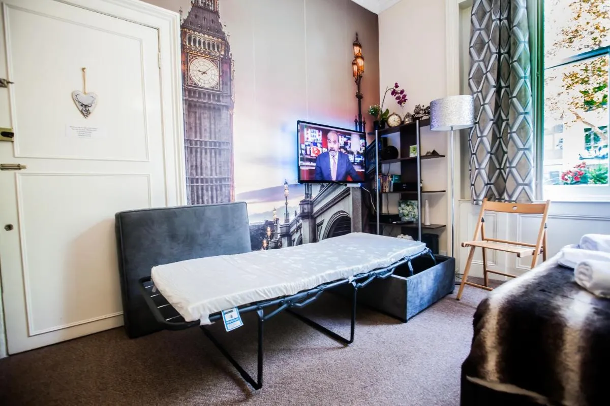 Image 5 of Pimlico Central London Suite near Victoria