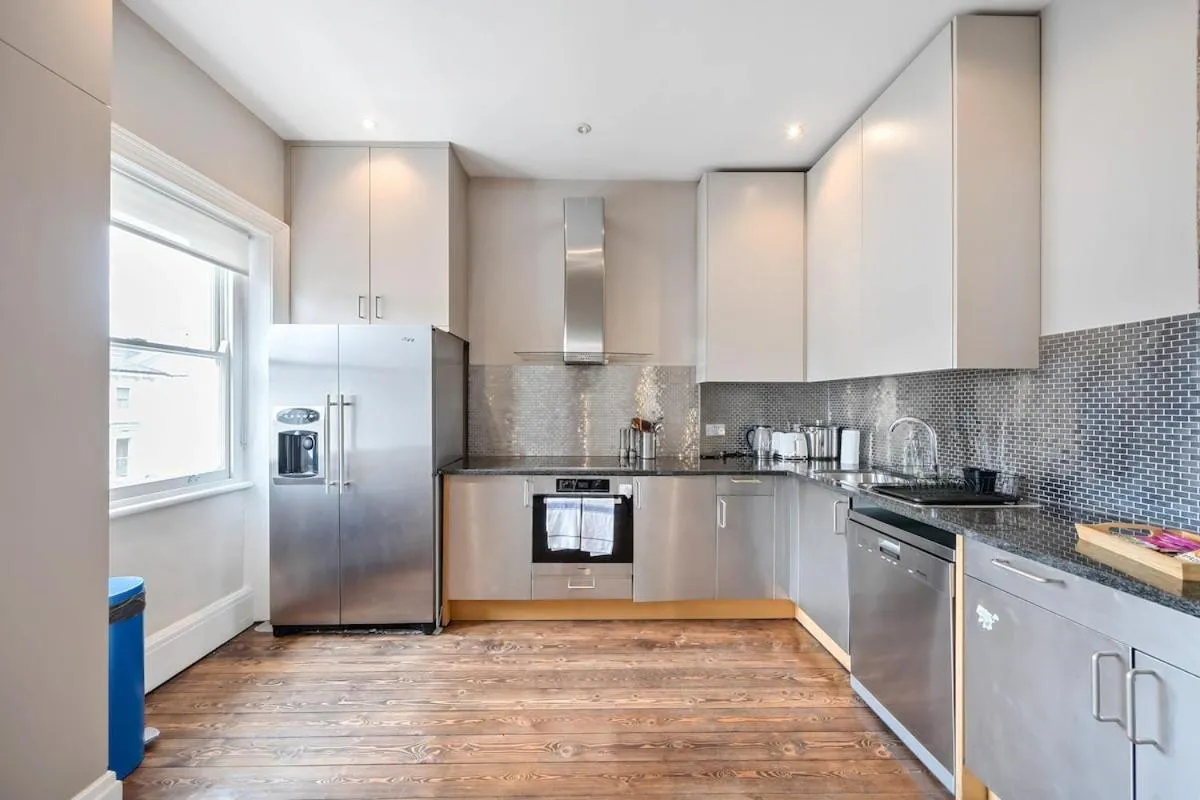 Image 4 of Ping Pong Flat
