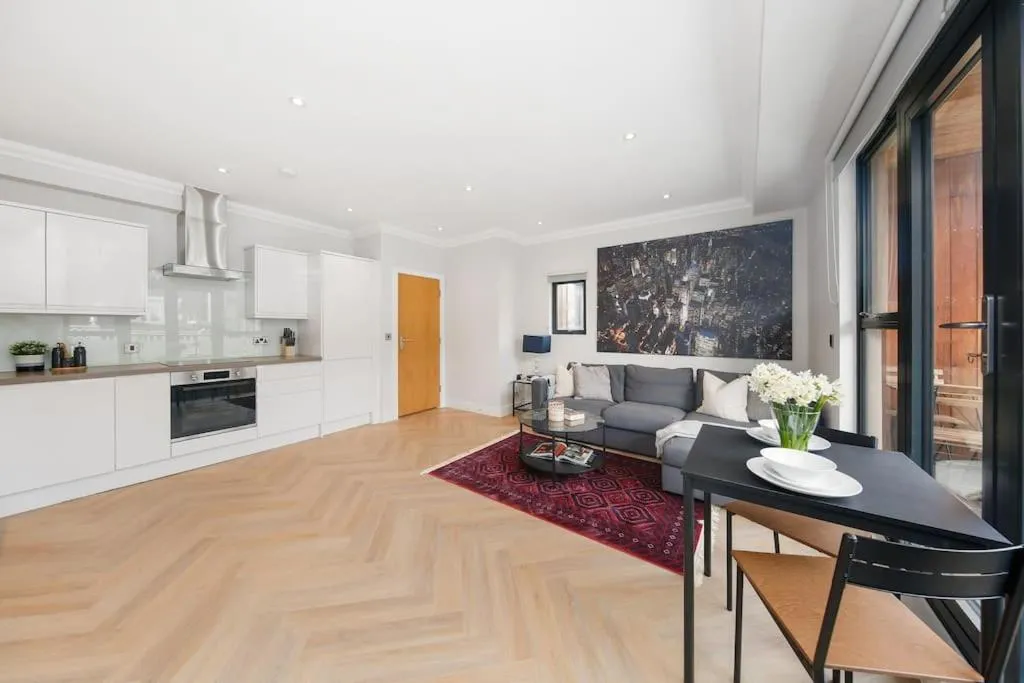 Image 3 of Pleasing 2bed flat 10min to Wimbledon tennis court