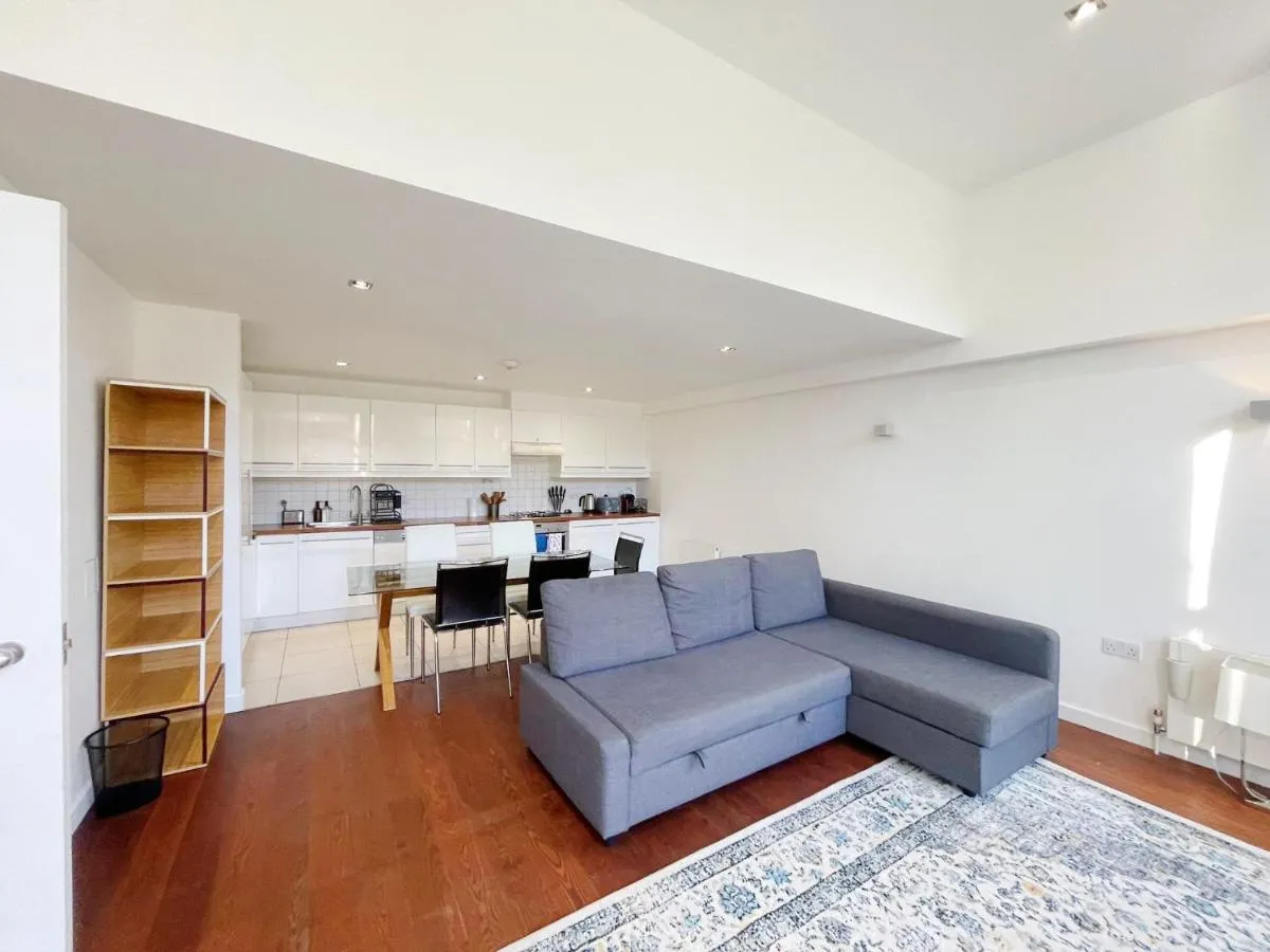 Image 4 of Portobello Dock Canalside Apartment