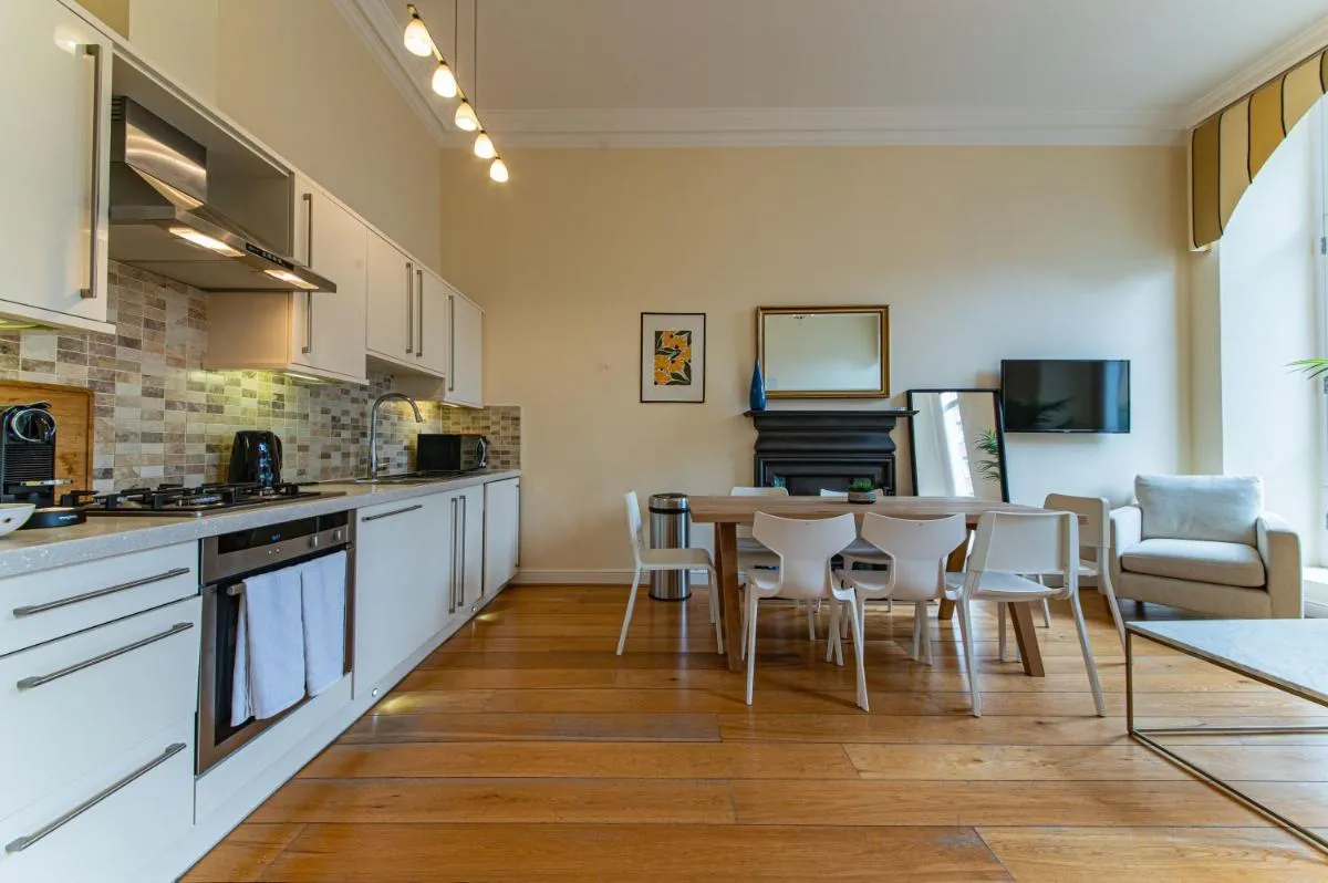 Image 3 of Premium 3BR-3BA in Prestigious Bloomsbury