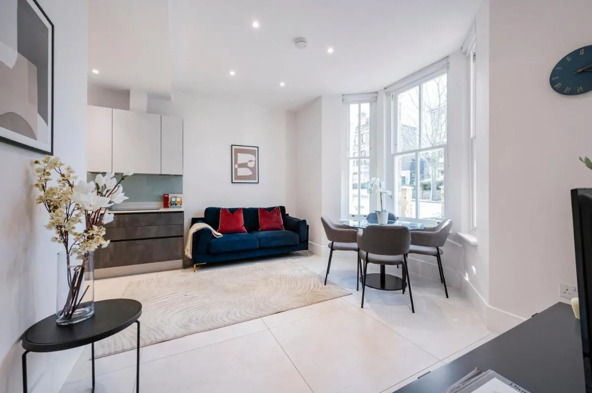 Image 4 of Premium Apartments Hungerford Road