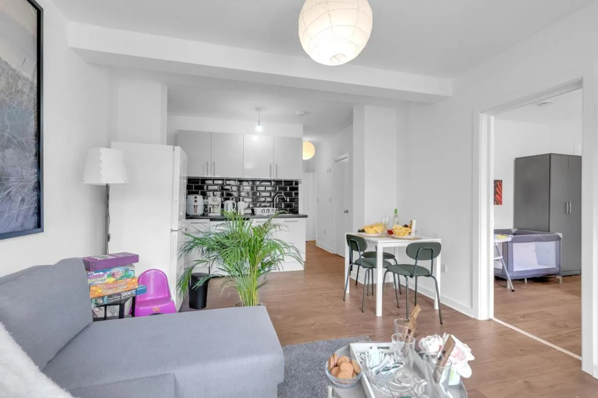 Image 4 of Premium Relocation 1 bed Flat, Private Garden & Free Parking