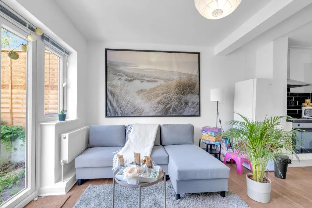 Image 1 of Premium Relocation 1 bed Flat, Private Garden & Free Parking