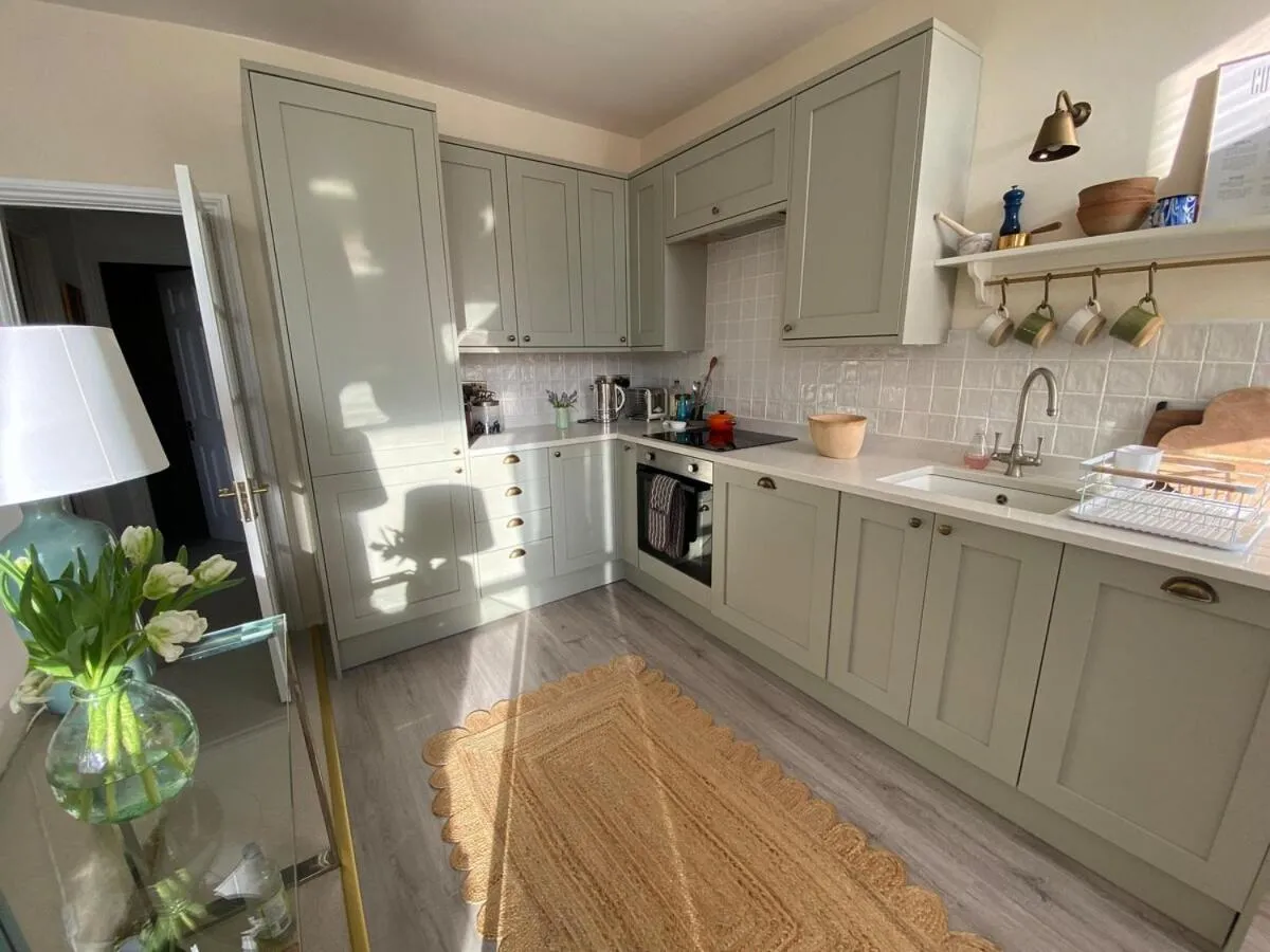 Image 5 of Pretty Putney flat close to the river