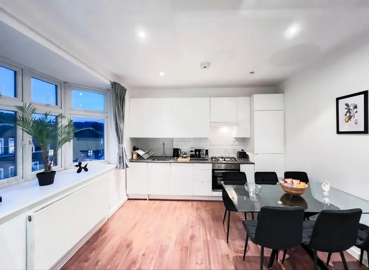 Image 4 of Prime Location Camden Luxury Apt Sleeps 6