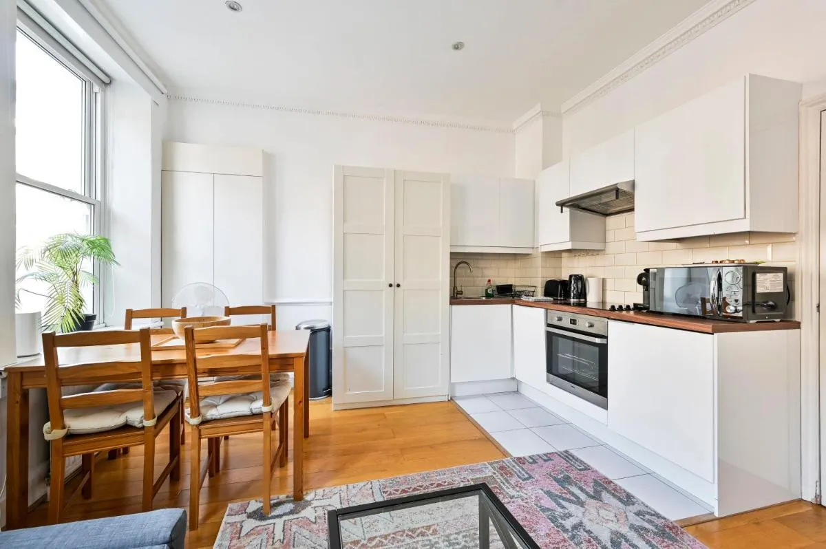 Image 5 of Prime Location Marylebone Baker St Apartment