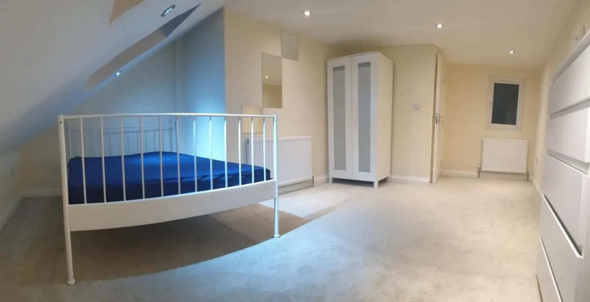 Image 3 of Private Rooms near Hither green Station