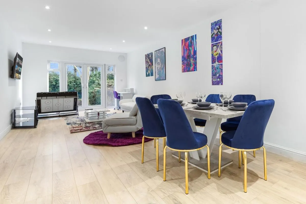 Image 5 of Purple Reignz – 3BR – close to LDN