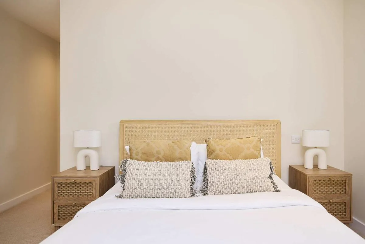 Image 4 of Putney Terrace Apartment