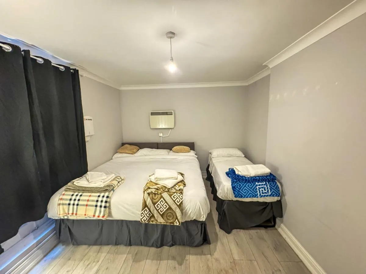 Image 3 of Queensborough Apartment, Central London