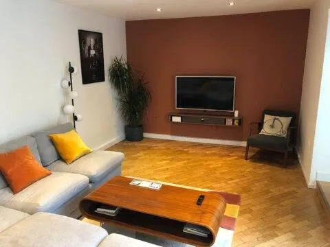Image 4 of Quiet 3 Bedroom House in Central London!