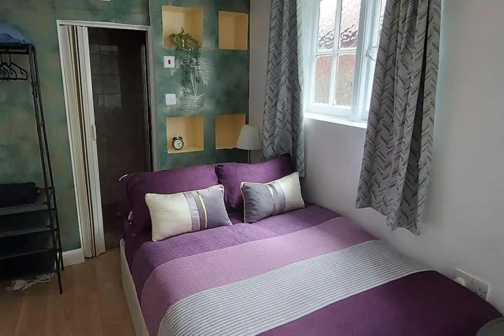 Image 1 of Quiet and cozy studio