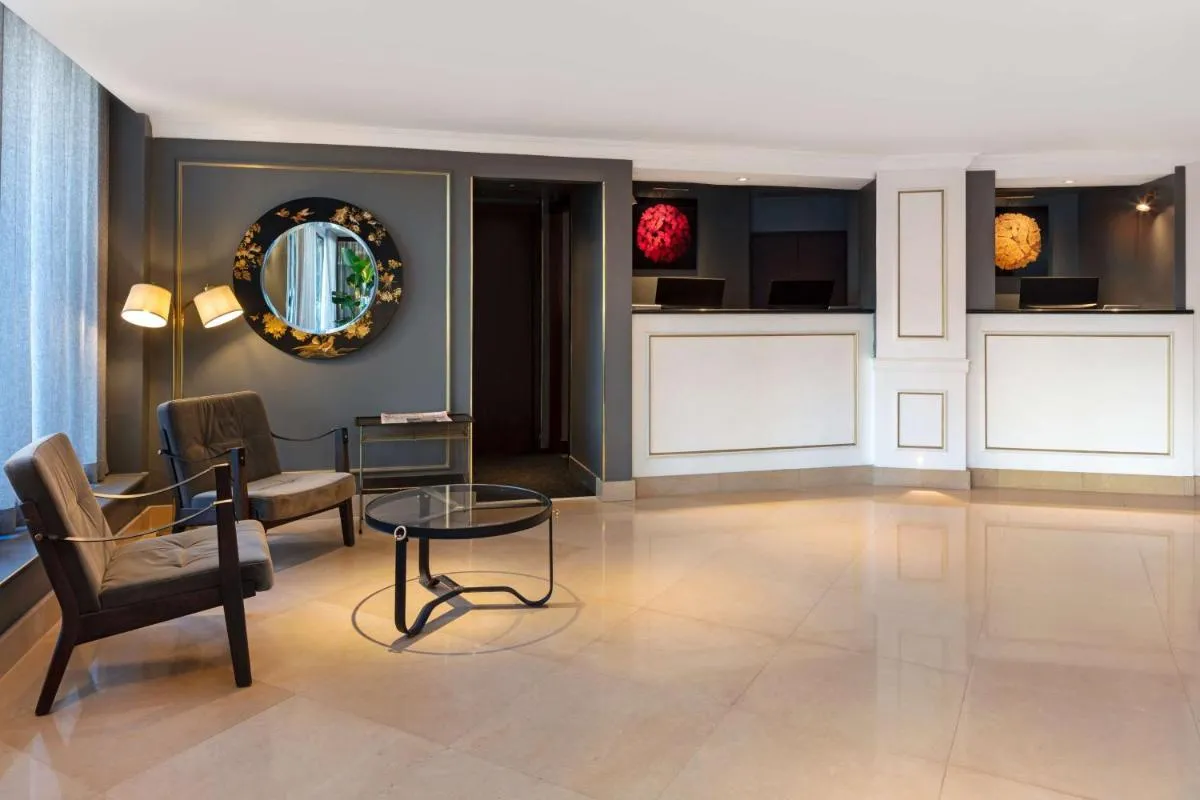 Image 3 of Radisson Blu Hotel, London Bond Street