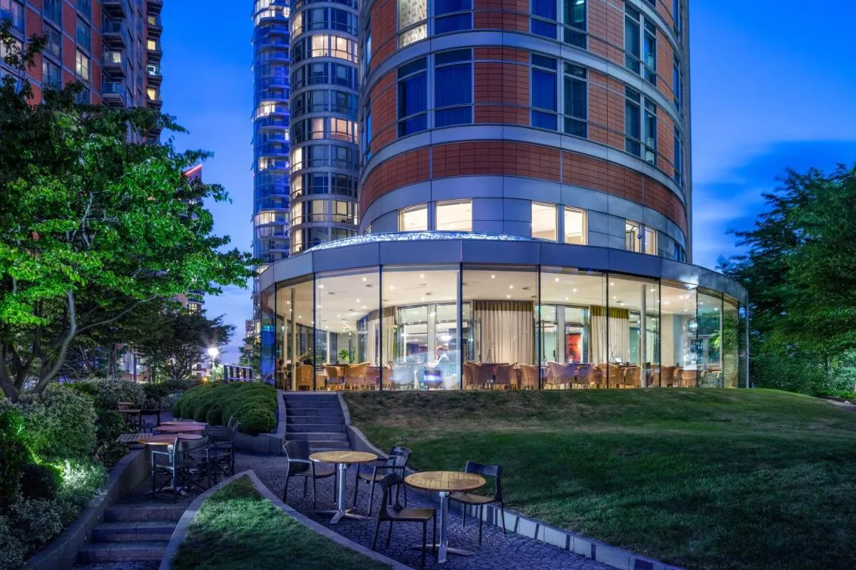 Image 4 of Radisson Blu Hotel, London Canary Wharf East