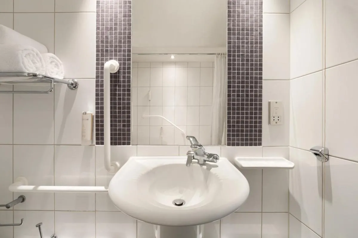 Image 3 of Ramada London North