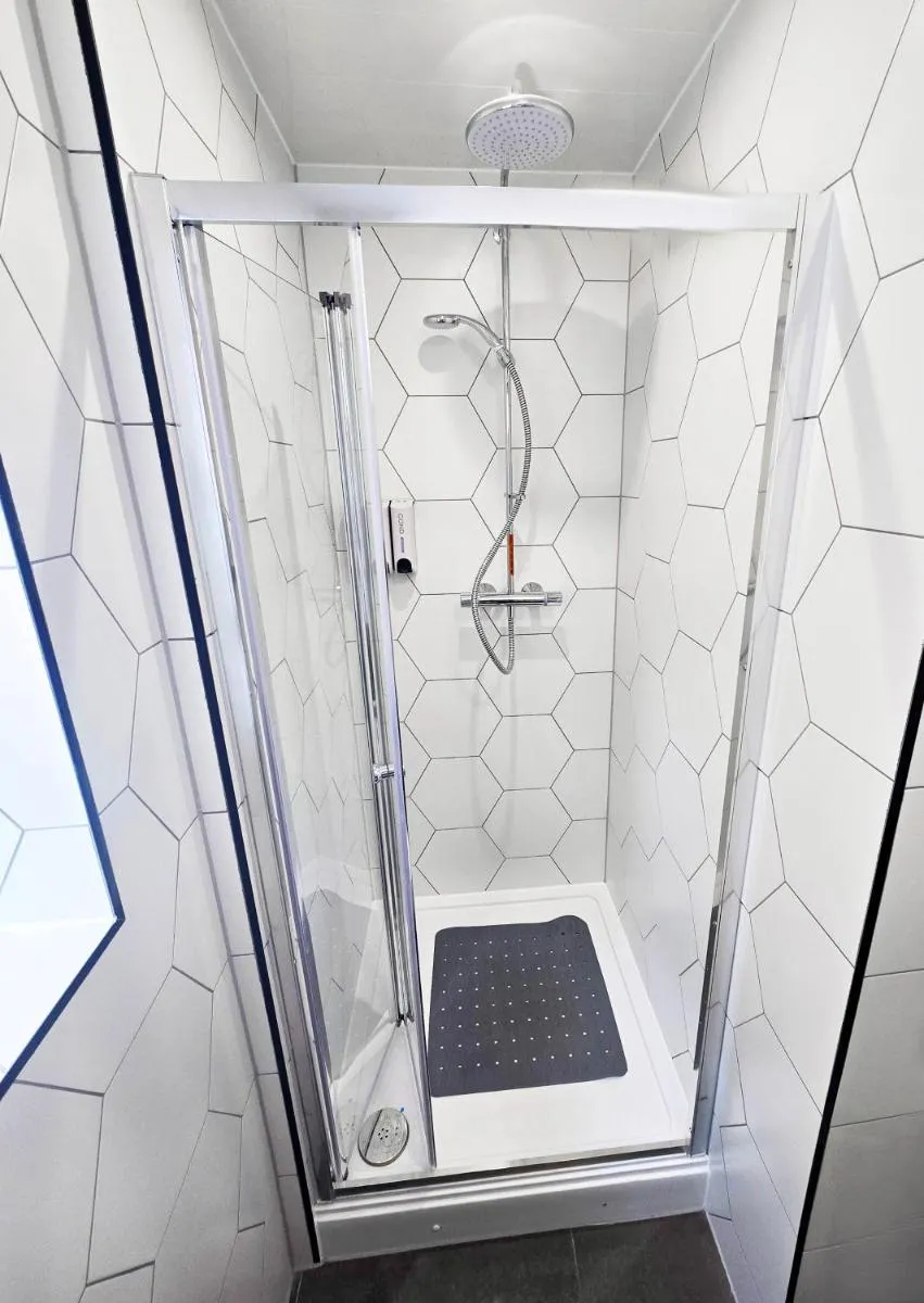 Image 4 of Rayan Heights Cosy 1 bedroom flat sleeps 2 perfect for contractors tourists families – Free parking