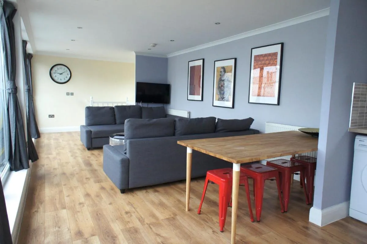 Image 5 of Redchurch House