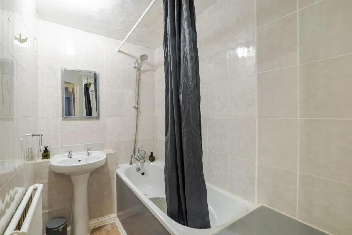 Image 3 of Regent’s Park Apartment