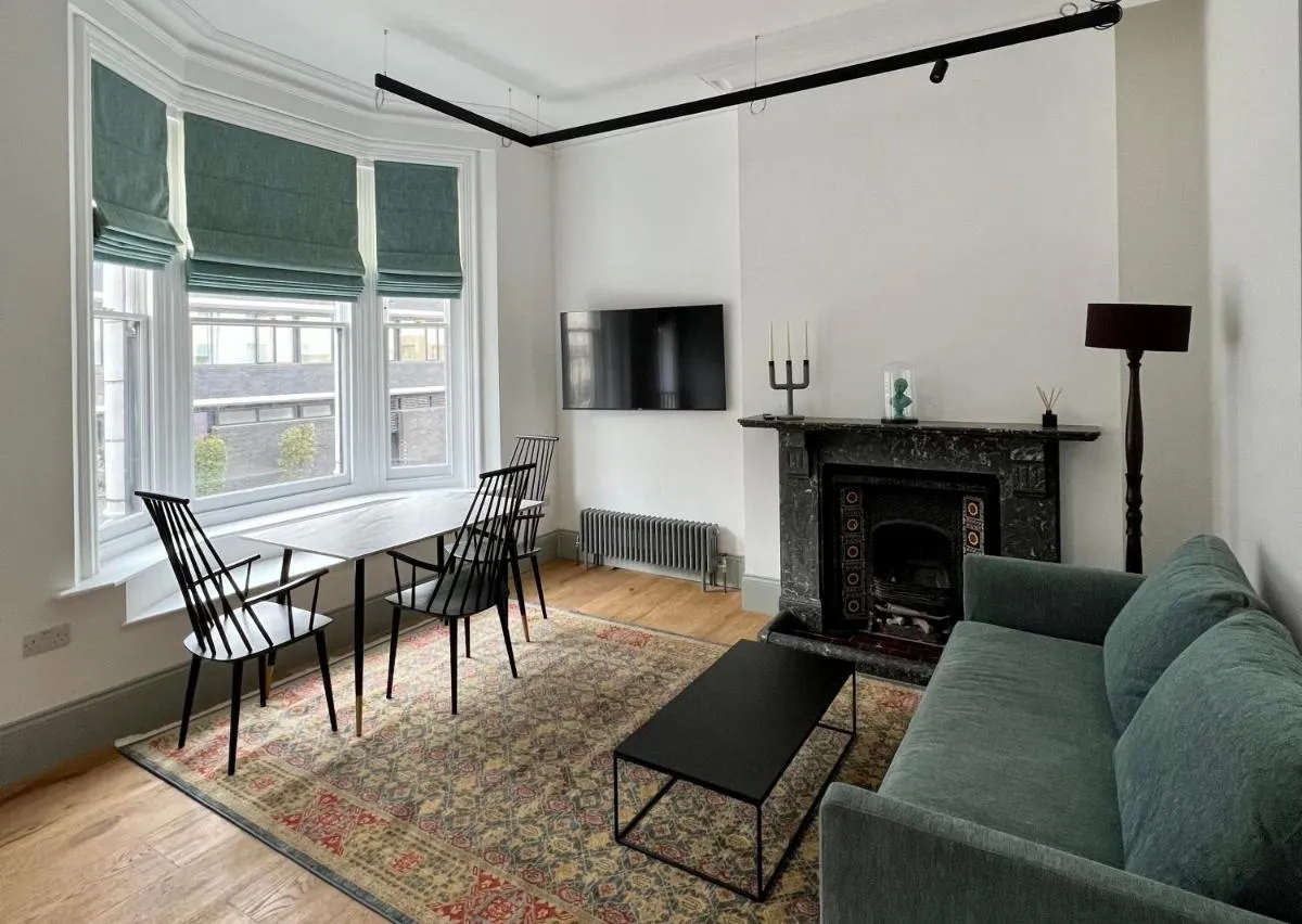 Image 3 of Regents Park Apartments