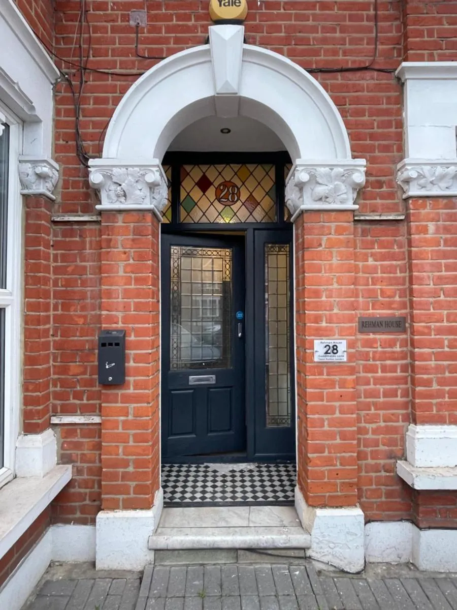 Image 4 of Rehman House GROUND FLOOR Studio 2 EXCLUSIVE USE OF PRIVATE BATHROOM & FREE PARKING
