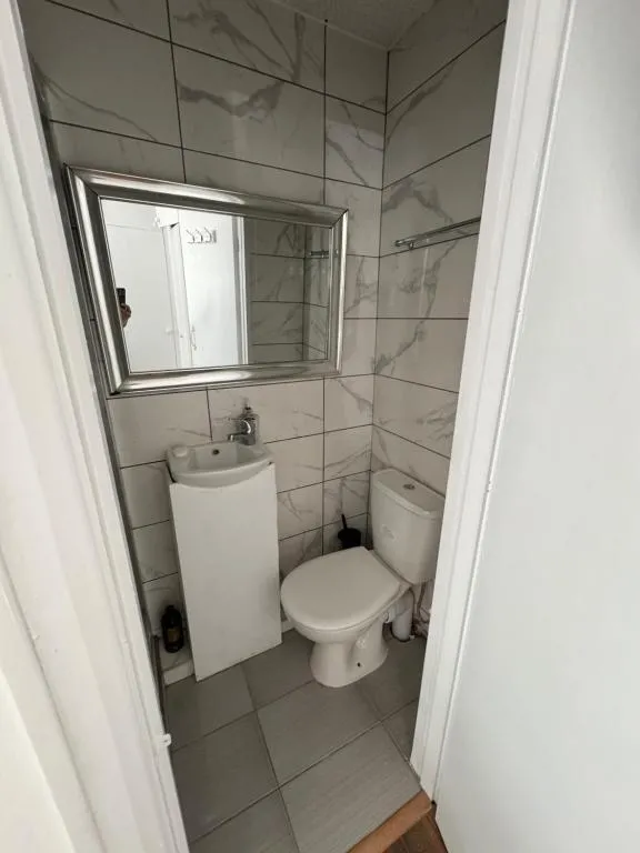 Image 1 of Renfrew Road