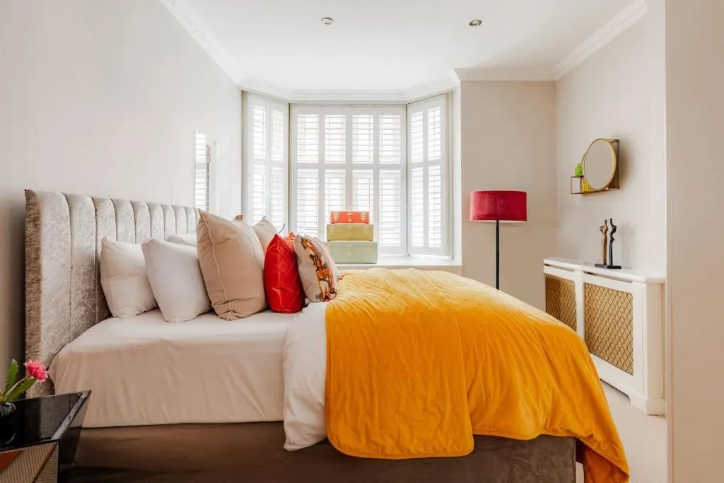 Image 5 of Revamped & LuxXe for Covent Garden Lovers! Adorable City Home for Families & Friends
