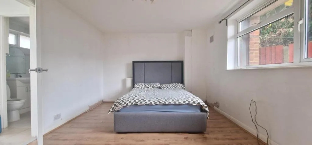 Image 1 of Ritz place 2