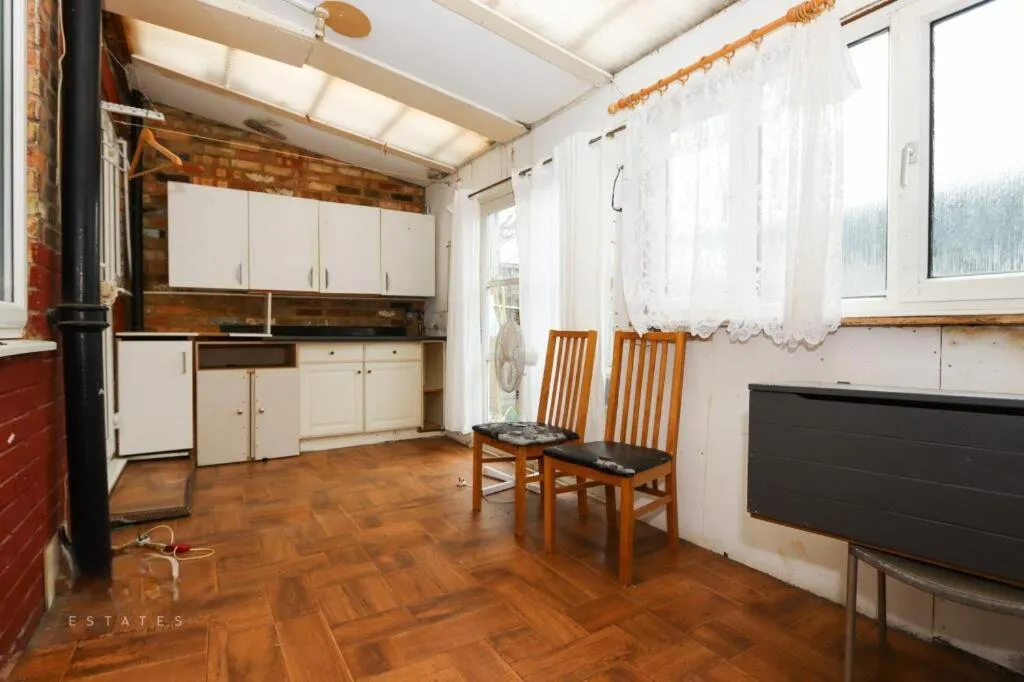 Image 4 of Ritz place 3