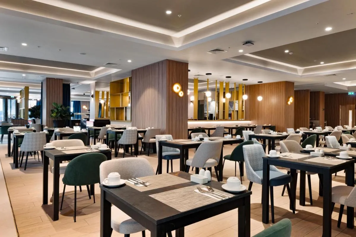 Image 4 of Riu Plaza London Victoria
