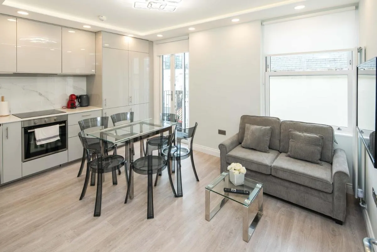 Image 4 of Roof Haven at Kensington Mews