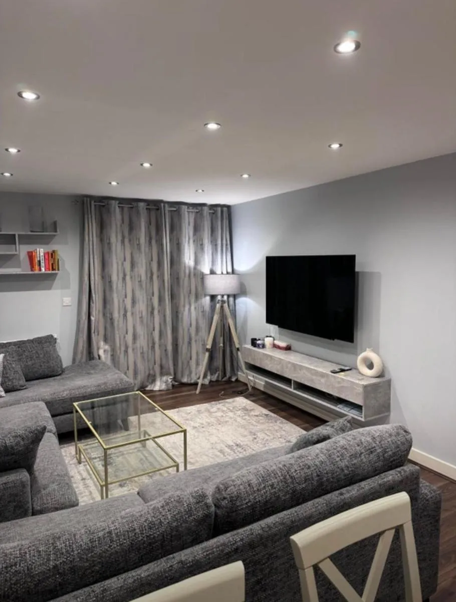 Image 4 of Room in Stylish City Apartment