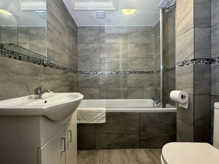 Image 3 of Roomy Apartment in King’s Cross