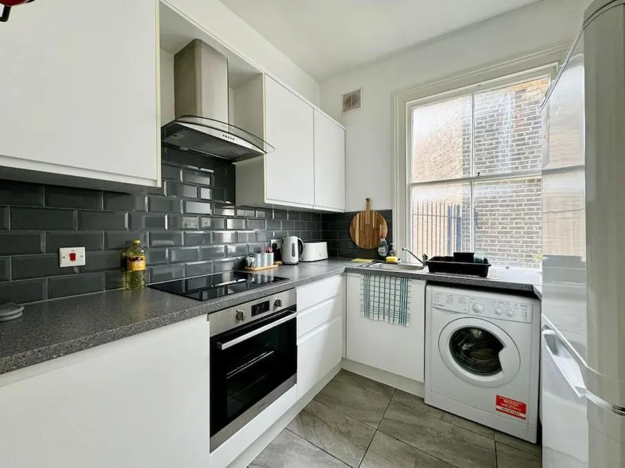Image 4 of Roomy Apartment in King’s Cross