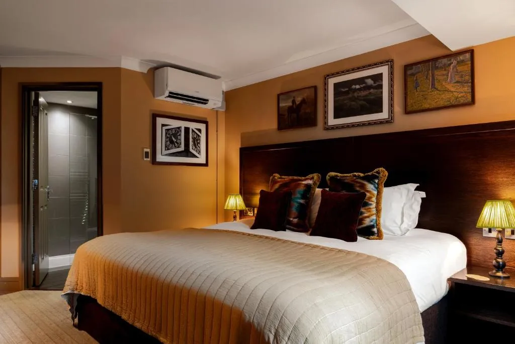 Image 1 of Rose And Crown Hotel