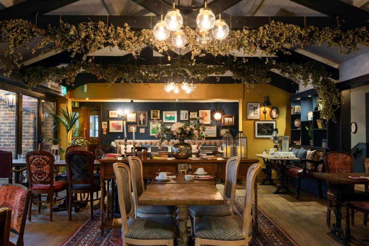 Image 4 of Rose And Crown Hotel
