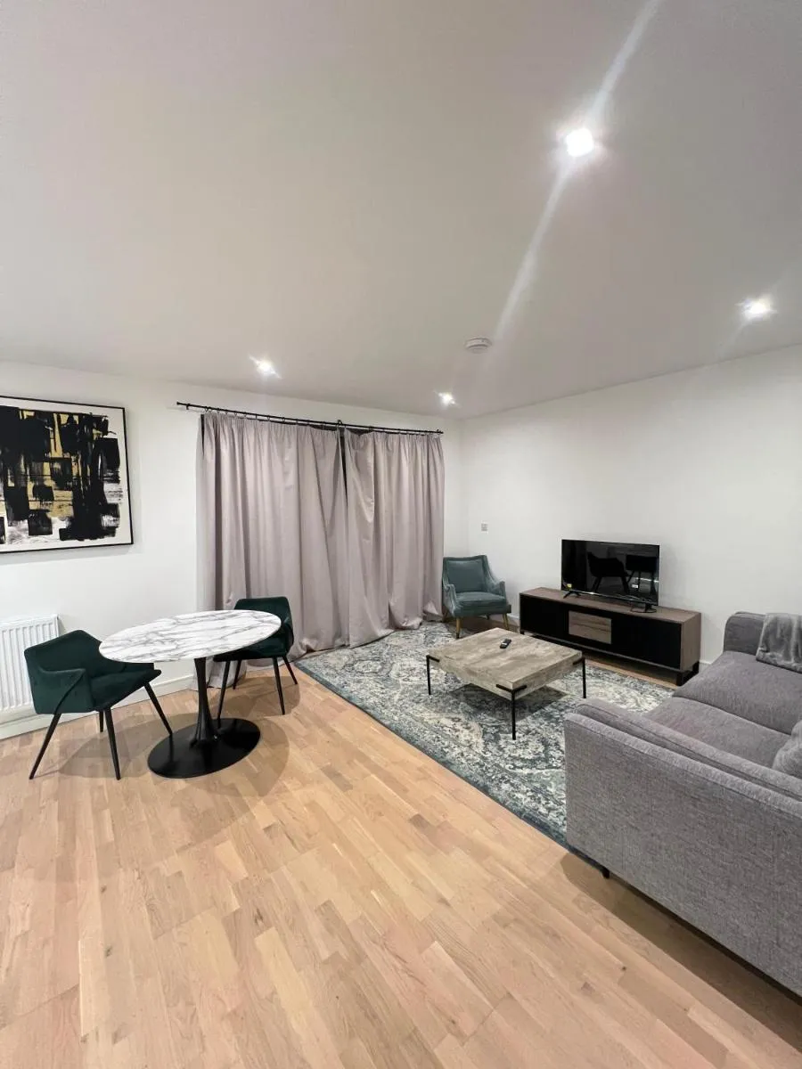 Image 3 of Royal One Suite