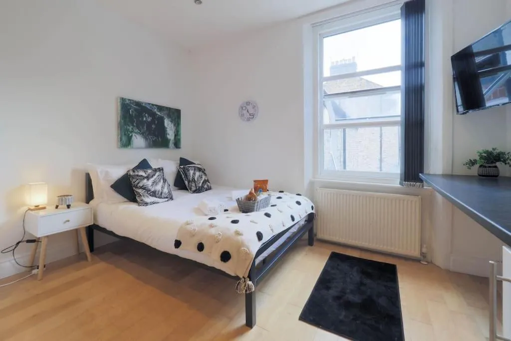Image 3 of S2 Full Studio With Own Kitchen In Centre Of Kilburn
