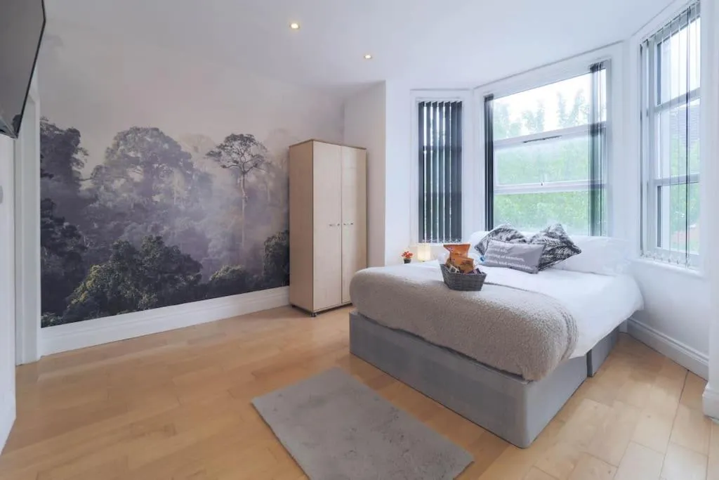 S3 Full Studio In Central Kilburn With Kitchen London Zone 2