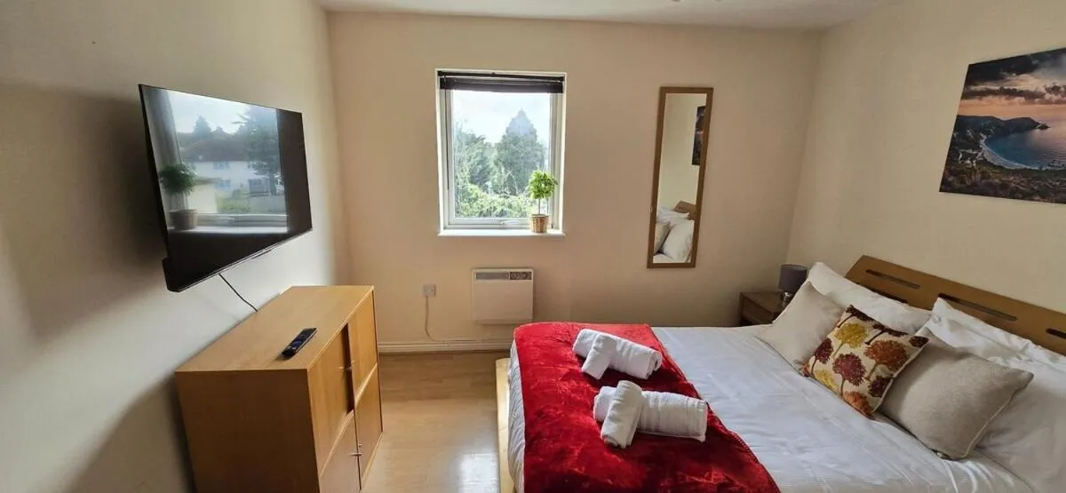 Image 3 of SAV Stays Apartment Two Bed Flat Uxbridge